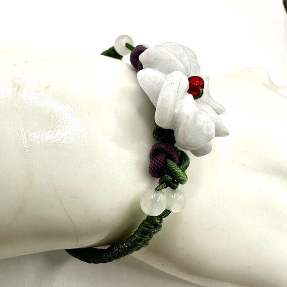 Jadeite flower adjustable bracelet - Picture 10 of 10